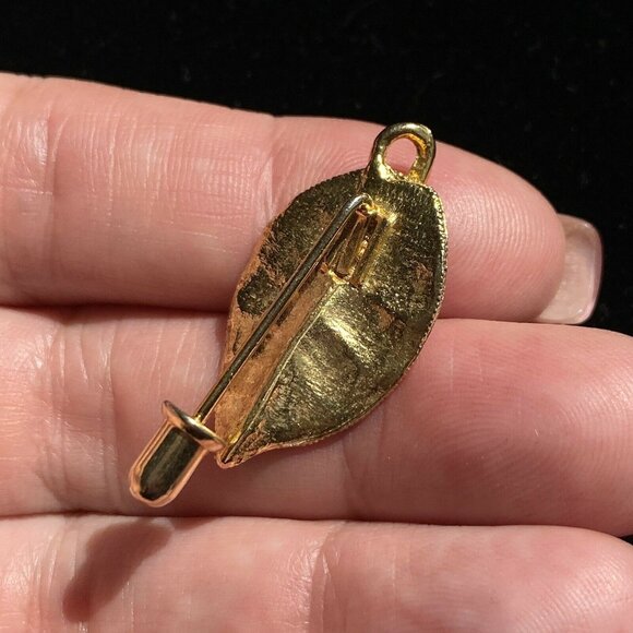 Vintage Gold Leaf Stick Pin Gold Tone Lapel Hat Pin Cute - Picture 2 of 3